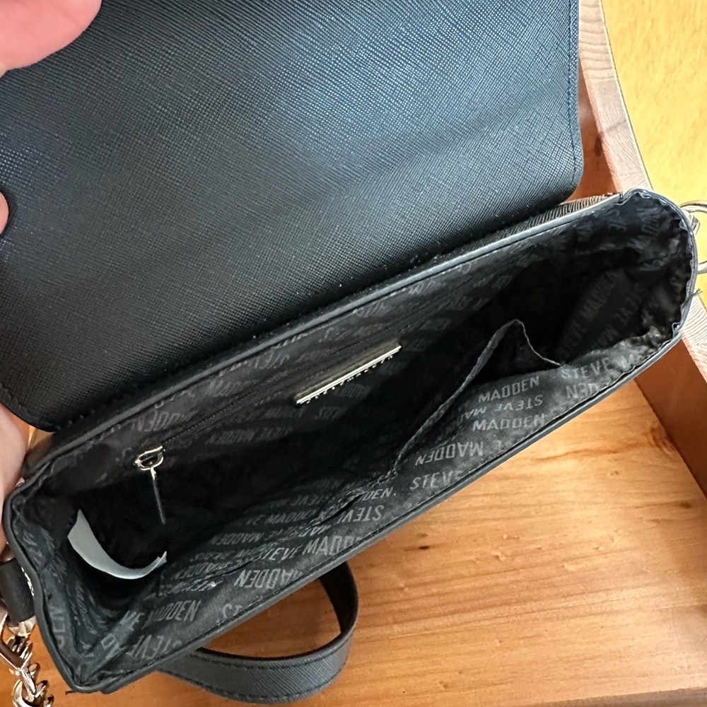 Small Steve Madden Purse - Picture 3 of 6
